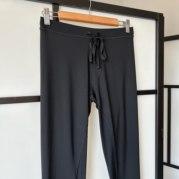 [M] Alo Yoga Women’s Black Running High Waist Trinity Legging Front Tie Waist - Picture 3 of 8